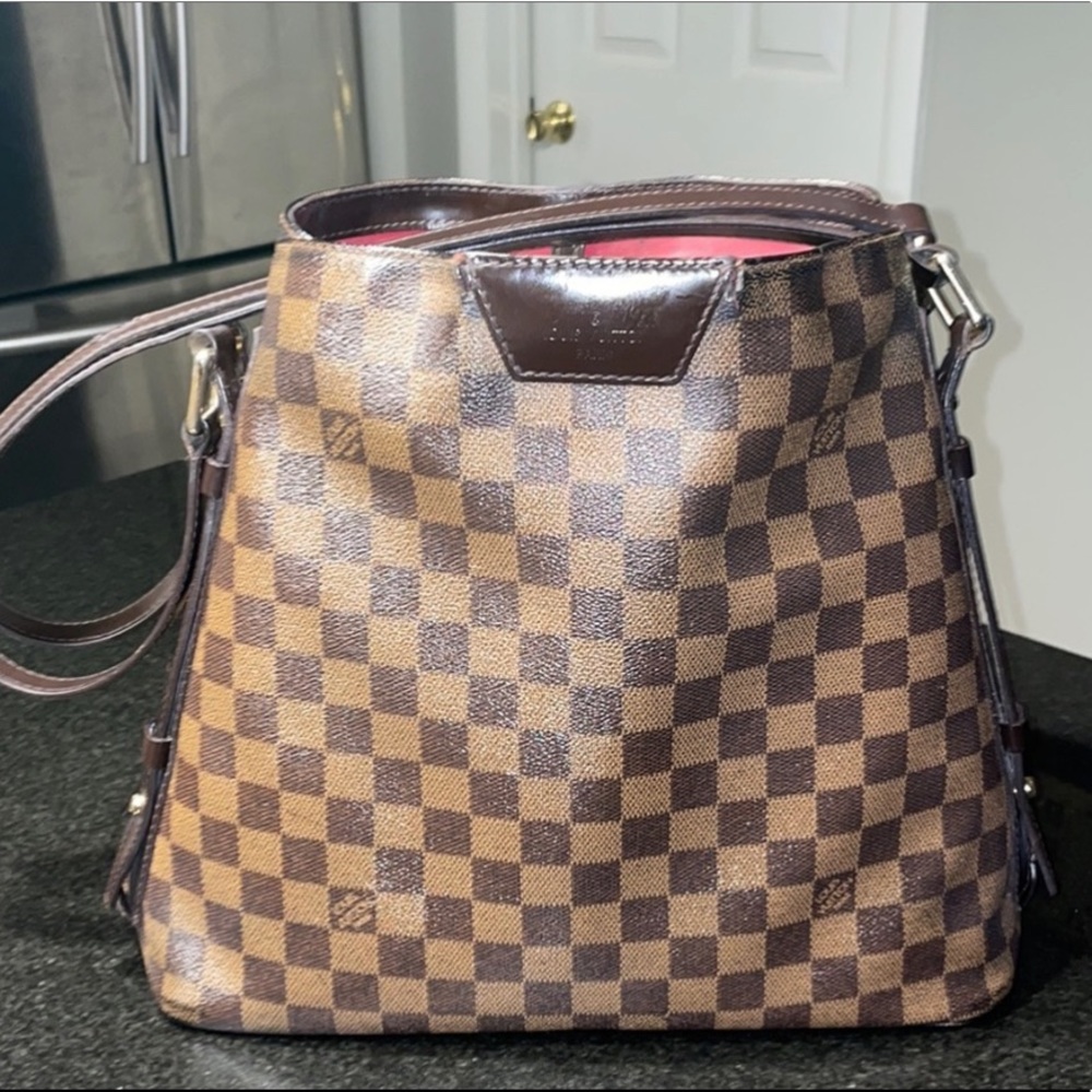 Authentic Louis Vuitton Women’s Damier Canvas Shoulder Bag